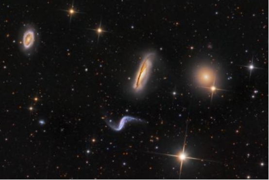 "蜻蜓44"星系被发现,它的密度极低,科学家此前的推论都错了