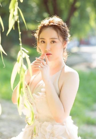 她为了拍戏增肥到200斤,却被相恋多年男友分手,今凭实力瘦到美|马程程