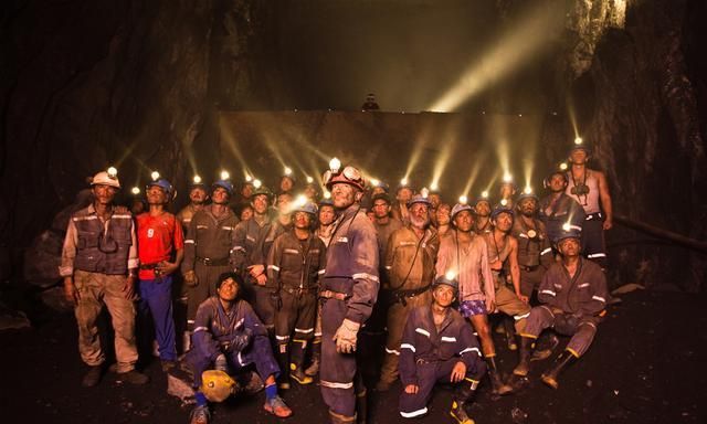 33人地下700米生存69天,这不是科幻电影,而是真人真事|地心营救