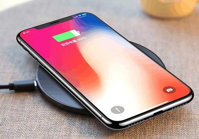 这才过了短短两个月,小米就搞定了80w无线充电技术,迭代速度未免太