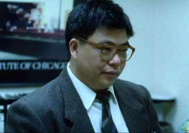 幸运的是,黄炳耀在离世前留下了一个让观众记住的角色,而他的去世还