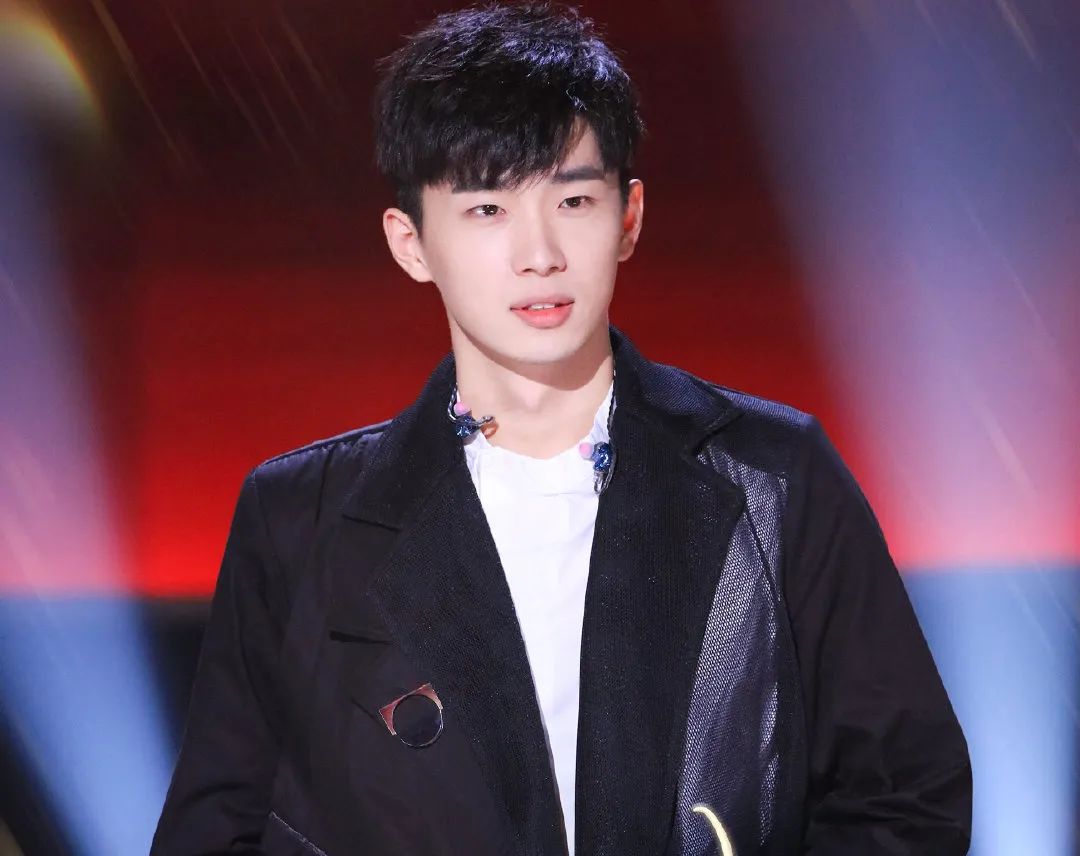 中国好声音当单依纯遇上曹杨人气王相逢谁更有胜算