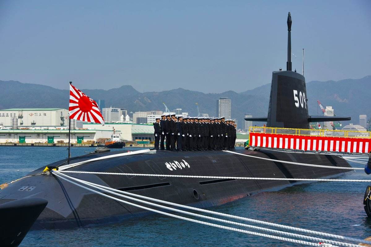 世界第一?日本"大鲸"号下水,配备锂电池,"苍龙"级不战而败