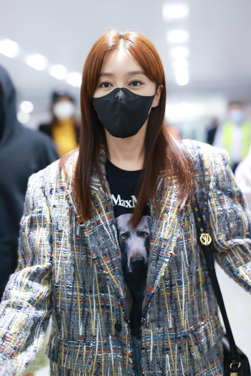 今天,秦岚现身机场.