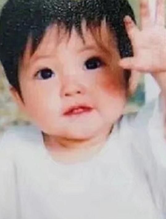 张予曦童年照走红网络洋娃娃真容首次公开有无整容不言而喻