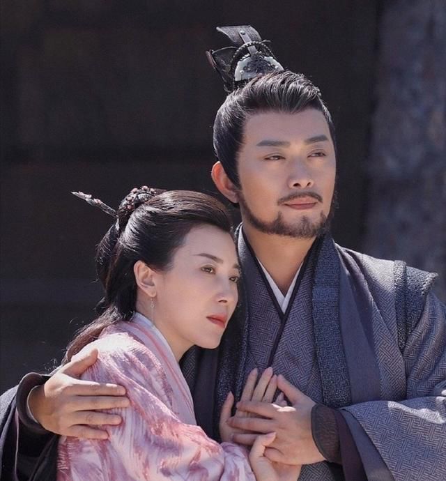 只可惜作为女主角的父母,黄海冰和张棪琰,的镜头不多,被反派杀死,很惨