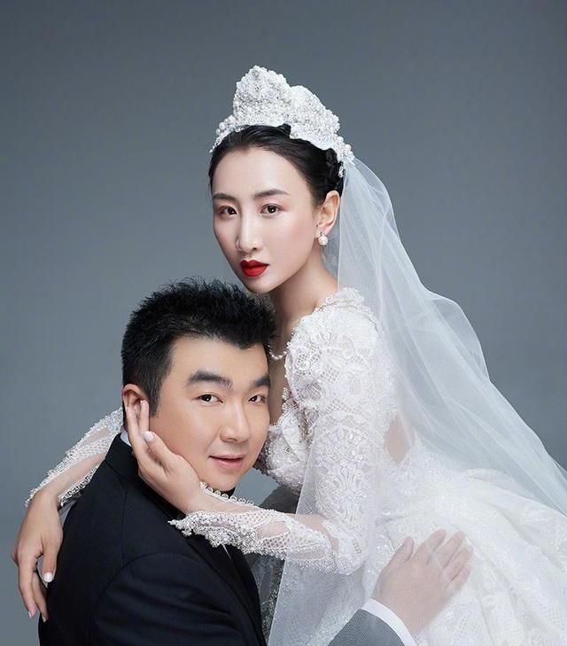 前女友单身10年闪婚生娃|陈一冰|何雯娜|合影_新浪新闻