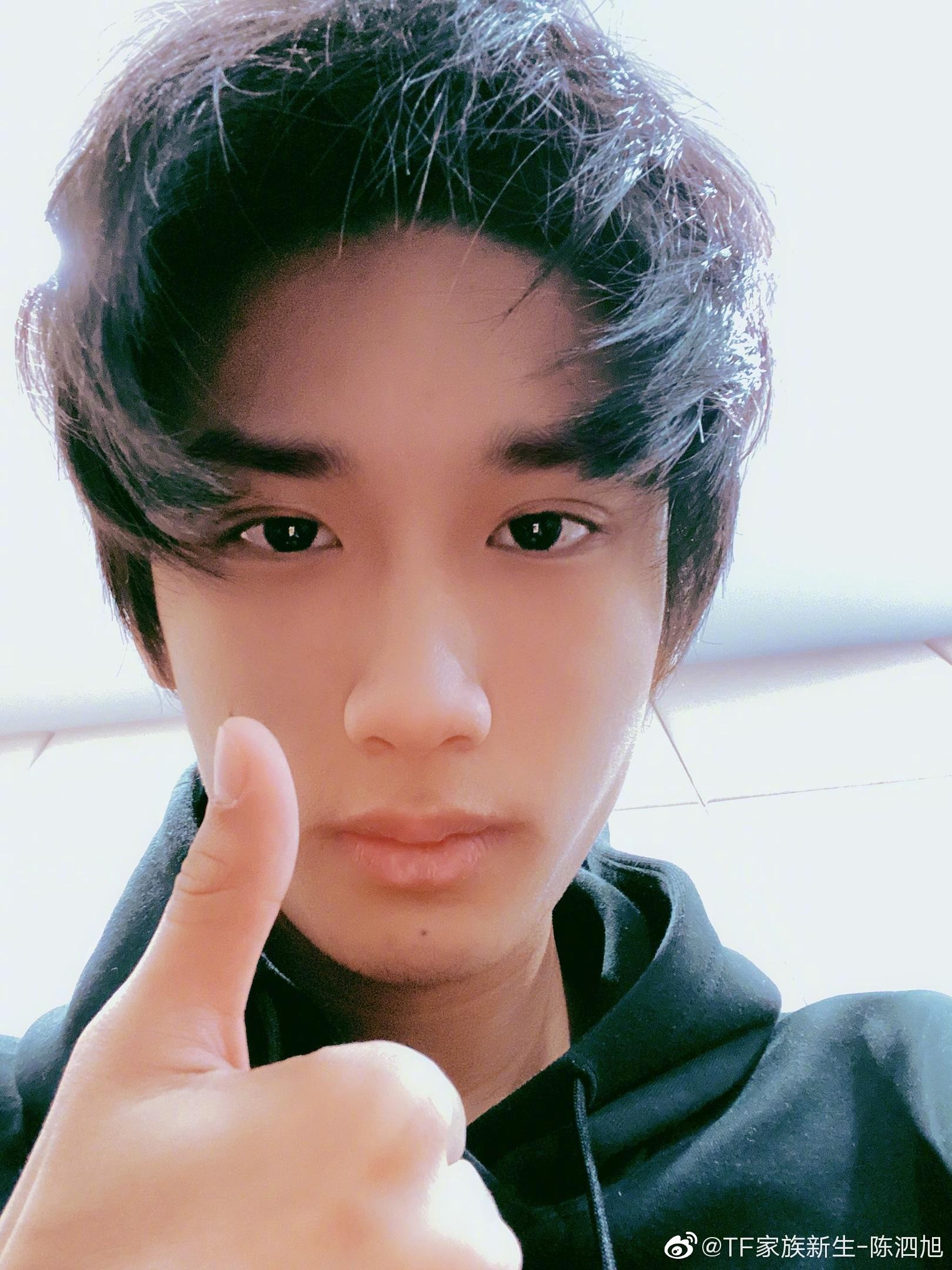 18楼的陈泗旭一年前被父母送去戒网军训