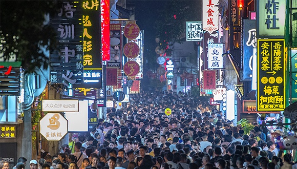 国庆后一周仍排队近2万桌 长沙餐饮行业出现长尾效应