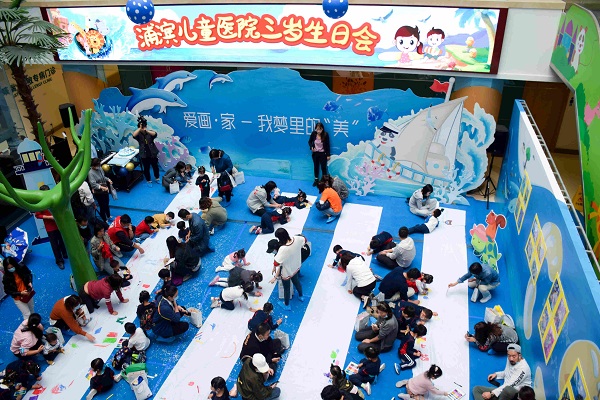 图说：上海浦滨儿童医院举办公益画展 采访对象提供（下同）