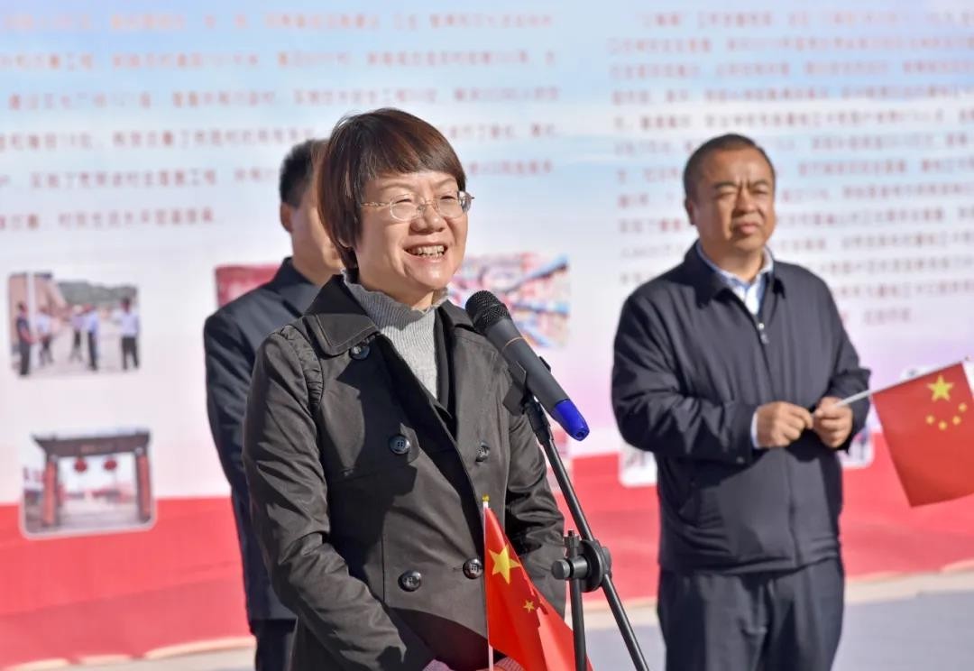 新荣区举办2020年"1017"国家扶贫日宣传暨消费扶贫农产品现场集中认购