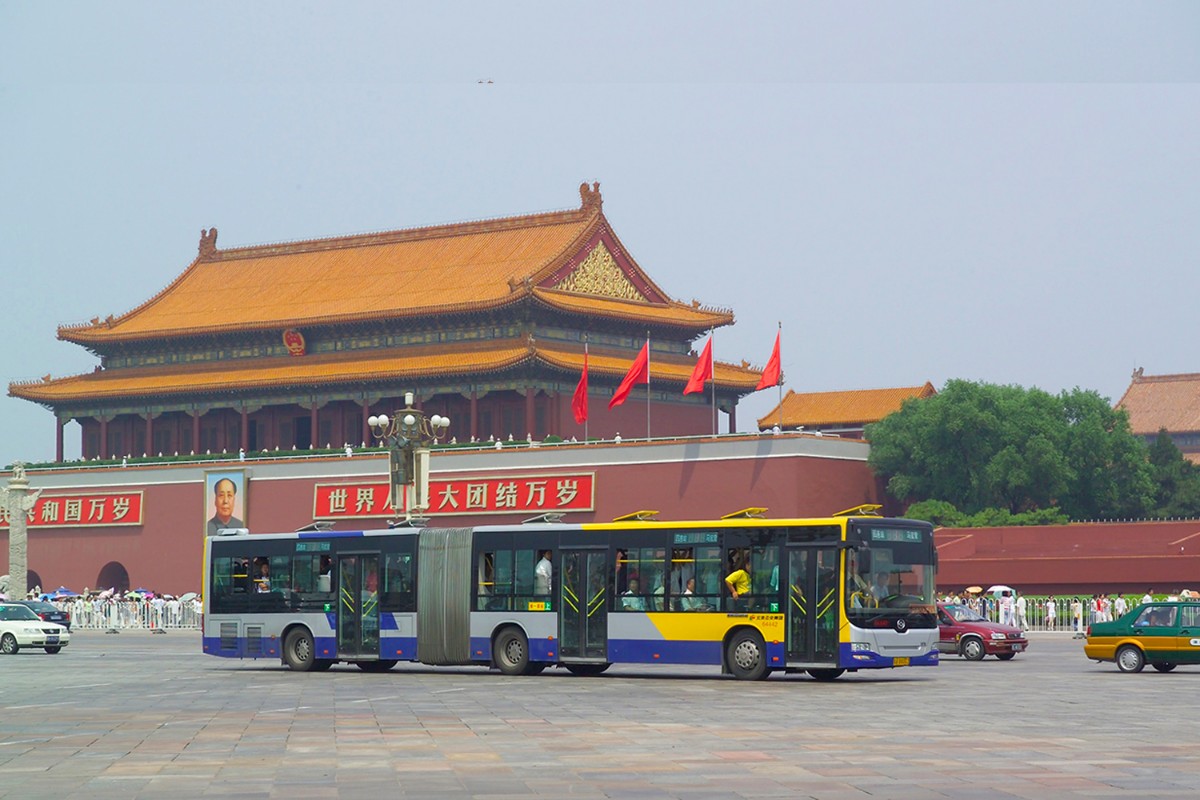 百年公交新装上路