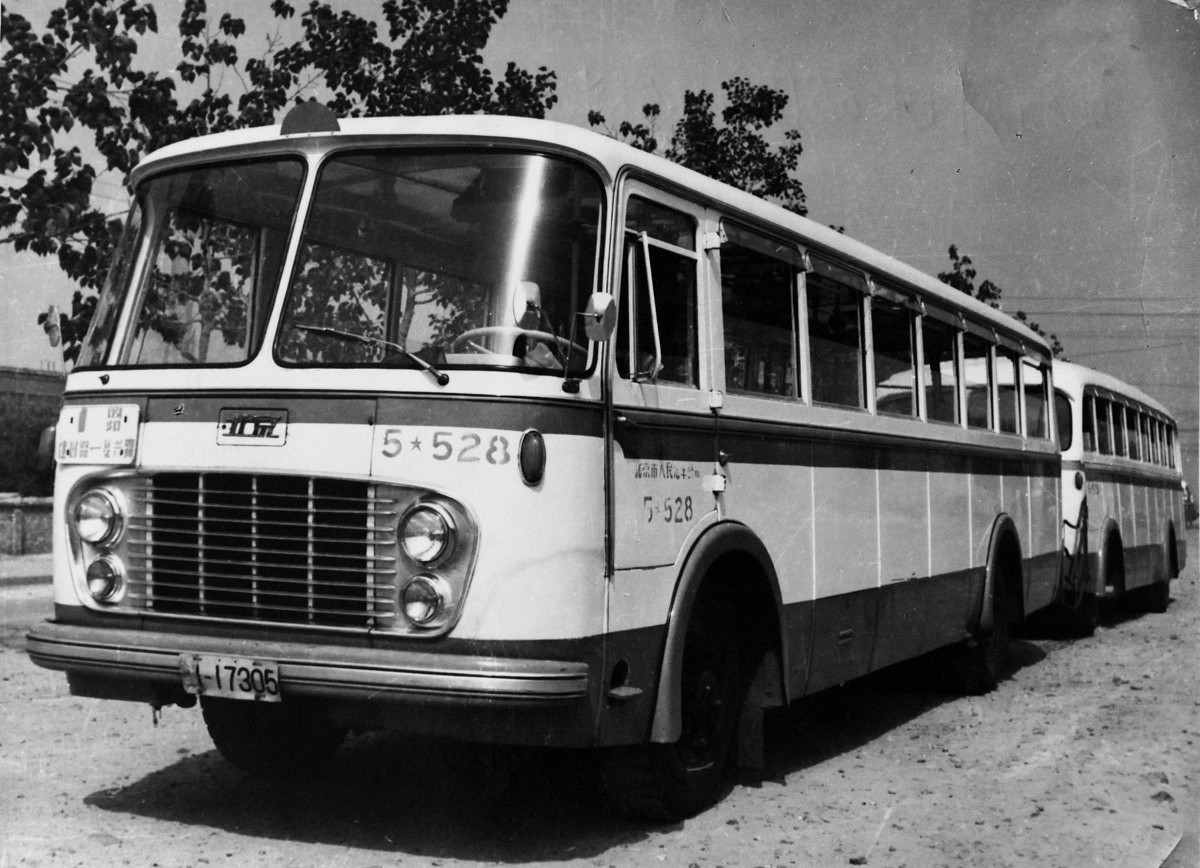 1969年 bk651 拖车1974年 bg671978年 京华bk670及其改型1994年 京华