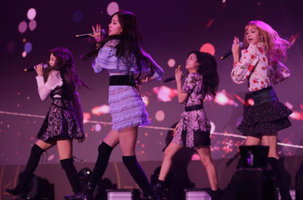 blackpink 韩媒称女团成员lisa和朴彩英即将发布个人新作品solo出