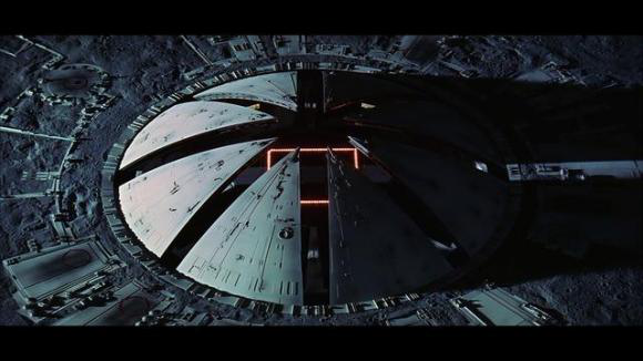 图5. 科幻电影中的月球基地