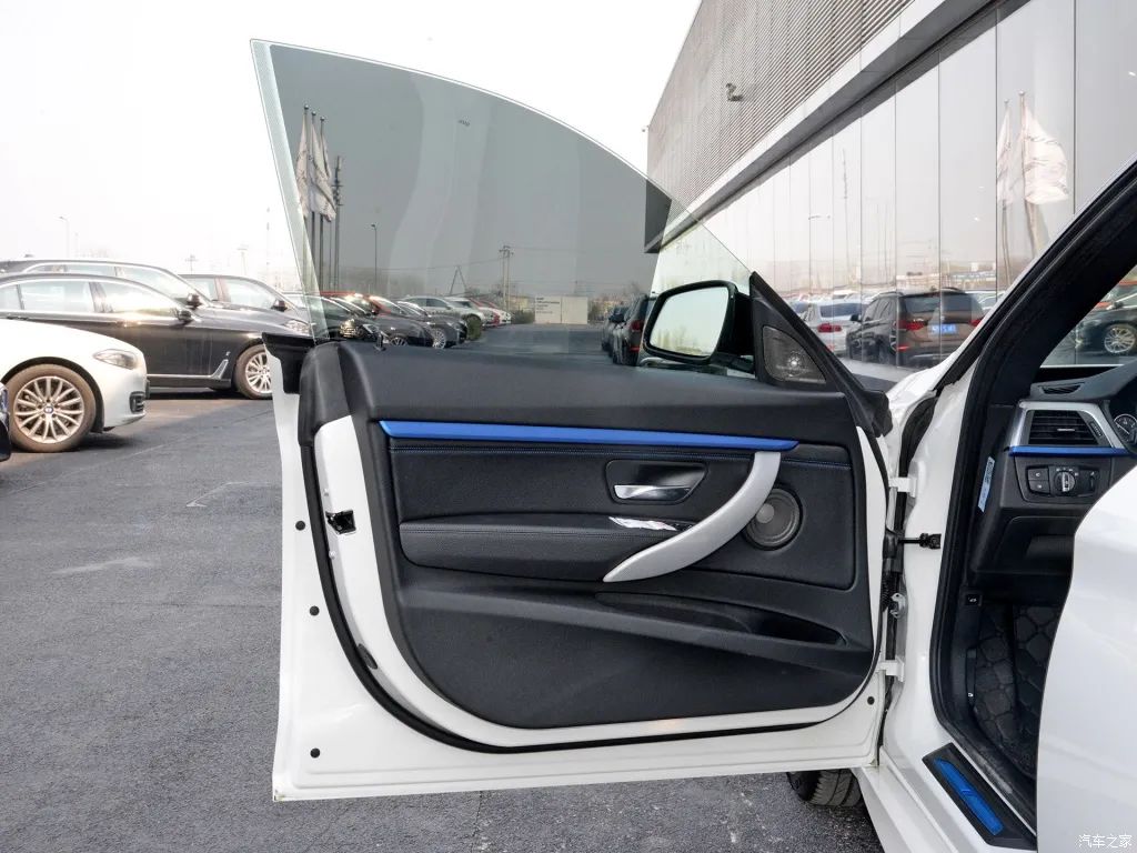 二十多万买进口宝马,无框车门 可升降尾翼,帅就完事了!