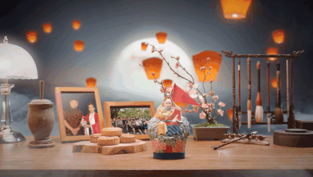 人桌子上摆着两个相框最后一个画面里彩蛋四一首实打实的原创歌曲根据