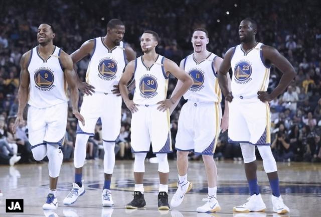 勇士"死亡5小3.0版"上线?初代借詹姆斯起势,2.0版无敌