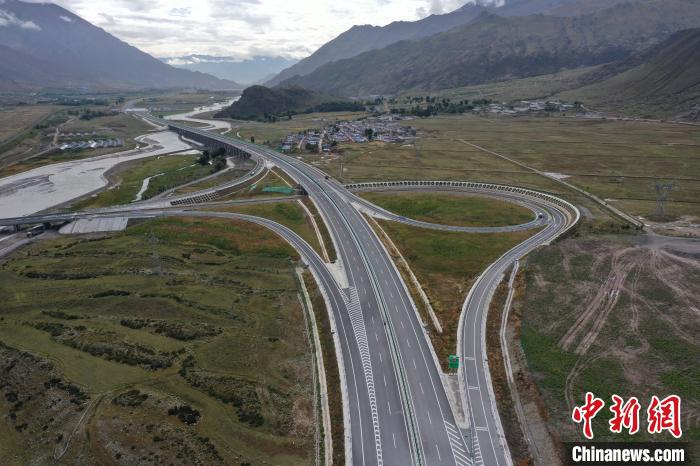 g6京藏高速西藏羊八井至拉萨段通车试运行