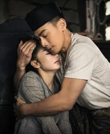 《芝麻胡同》是由刘家成执导,何冰,王鸥,刘蓓领衔主演,冯文娟,侯煜