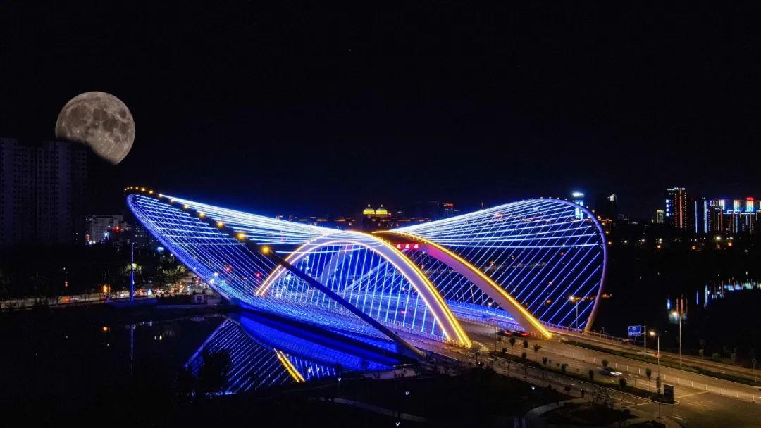 银川向你发出邀请今夜赏月否