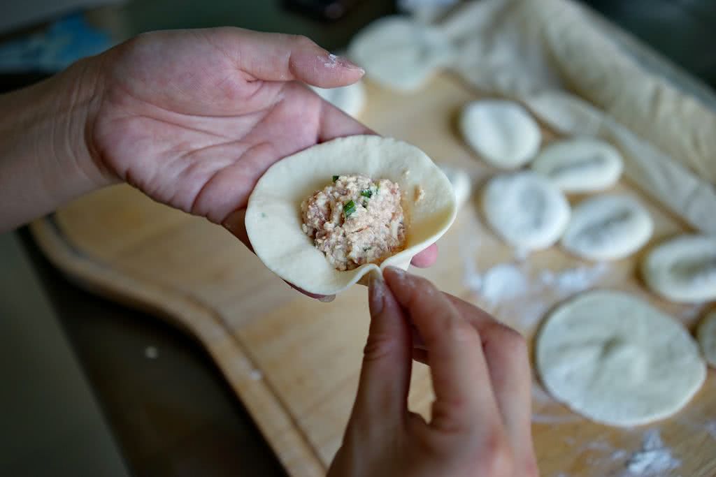 记住这4个小技巧蒸包子个个松软还有手法图示南方人都会了