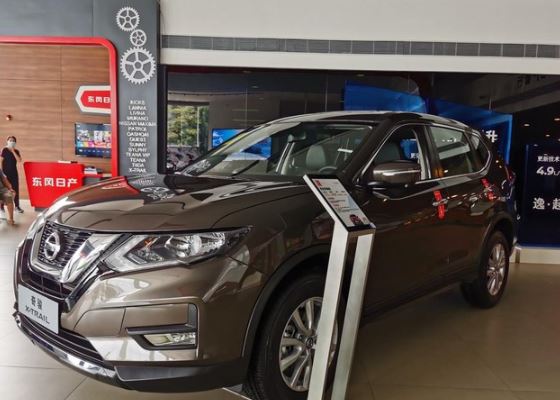 2021款奇骏到店琥珀金涂装获赞轴距2706mm25l提速115秒