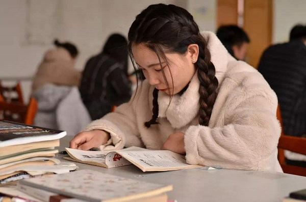 感谢那个“不合群”、“独来独往”的室友，让我顺利上了研读了博|室友|宿舍|性格_新浪新闻