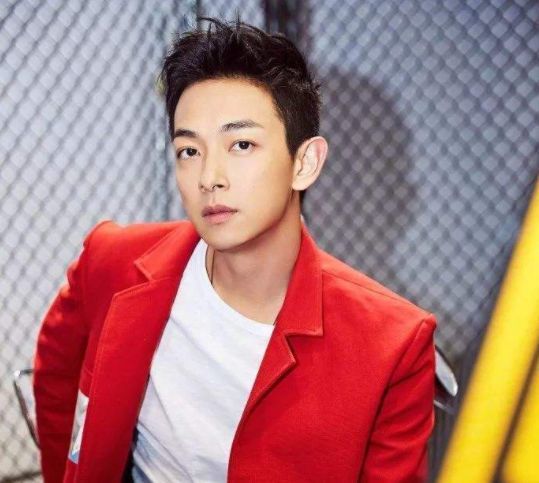 他是当红男星,成名后却娶了一位"丑妻",婚礼半个娱乐圈都来了|梁烈唯