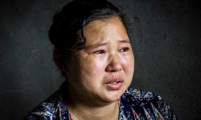 母亲一个疏忽女孩戴上"盔甲"生活,称不怨妈妈,长大后想当护士|王庆玲