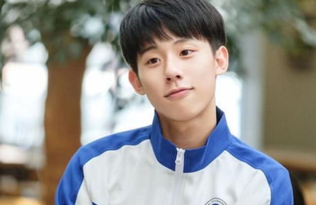 张子枫北电班级大合照,4名同学面孔熟悉,网友:这个班藏龙卧虎休闲区蓝鸢梦想 - Www.slyday.coM 张子枫北电班级大合照,4名同学面孔熟悉,网友:这个班藏龙卧虎休闲区蓝鸢梦想 - Www.slyday.coM