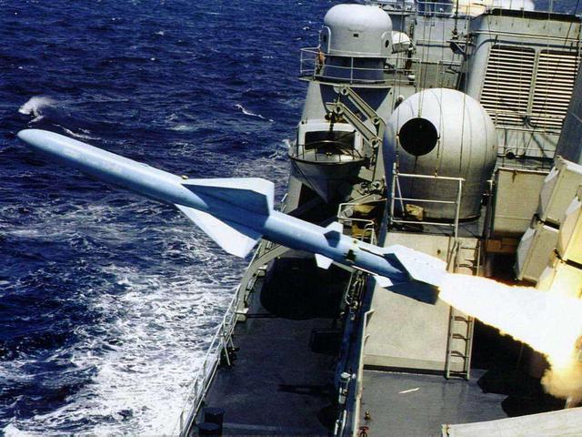 鹰击83反舰导弹鹰击-83反舰导弹采用自控中制导加上末端主动雷达制导