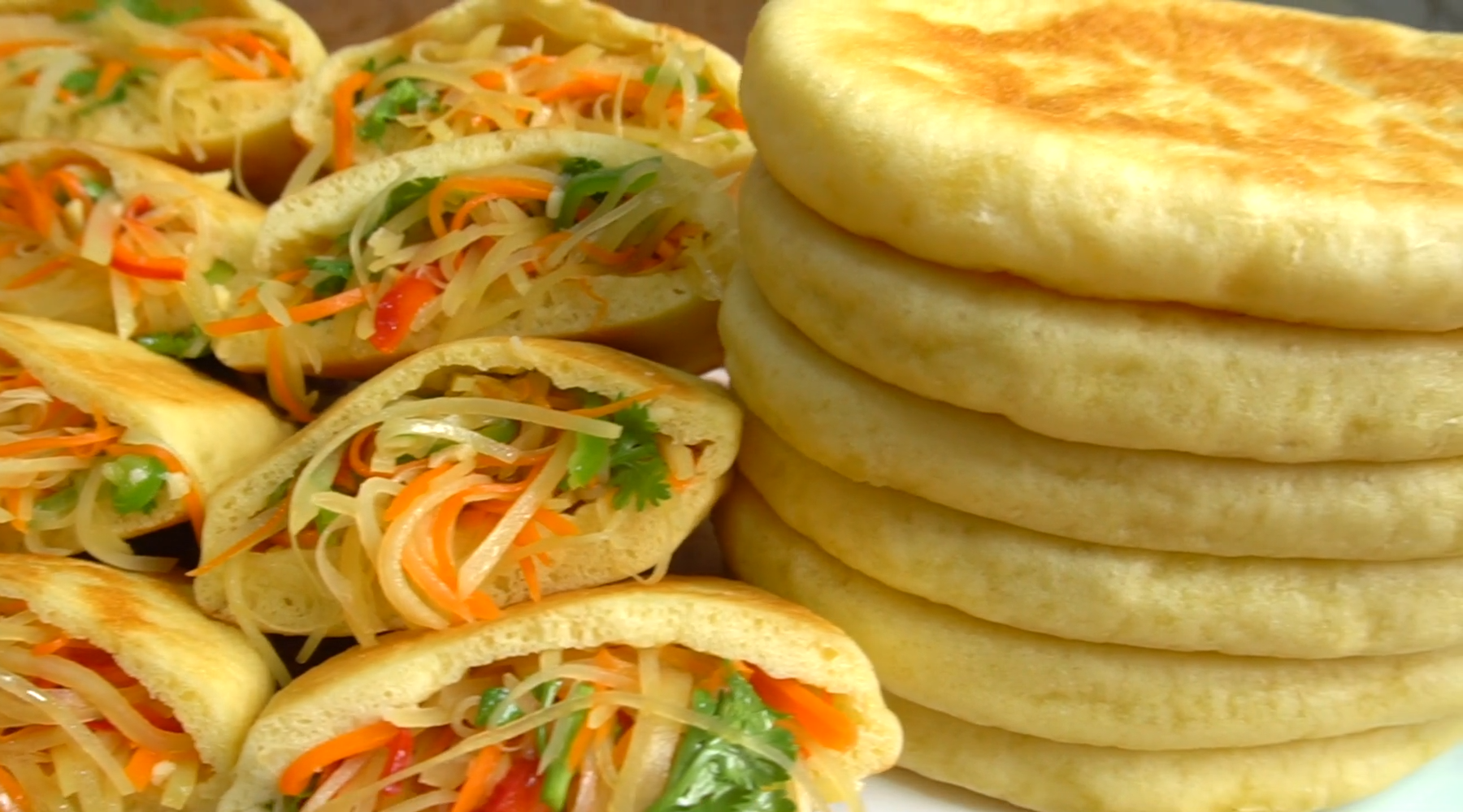 大人孩子都爱吃的发面口袋饼,做法简单成功率高,想吃啥菜装啥菜