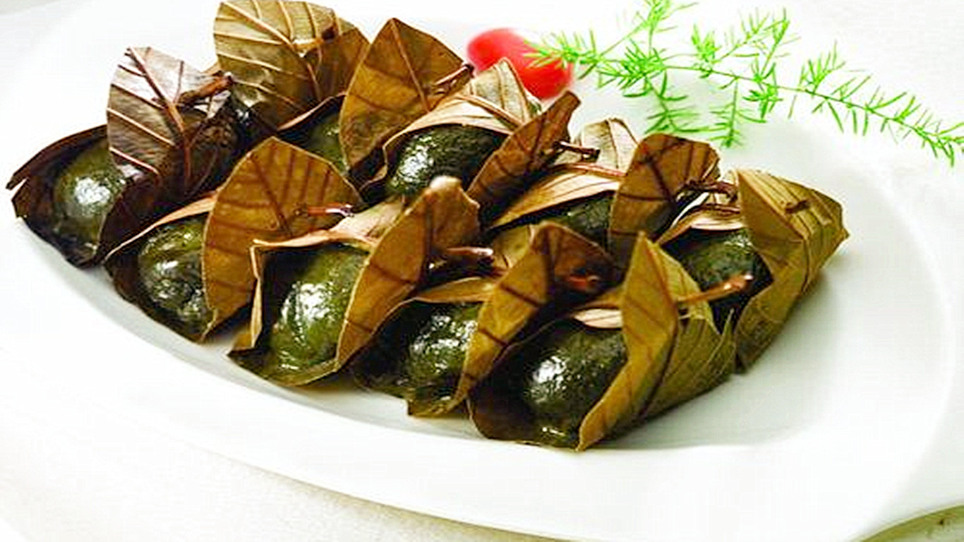 美食湖南湘菜美食湘西古丈蒿草粑软糯清香扑鼻而来