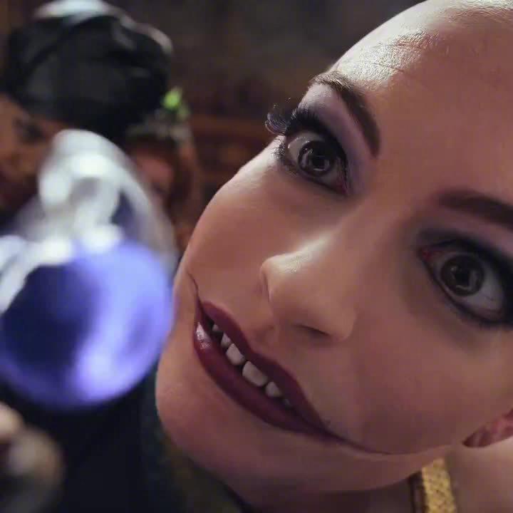 生吃蠕虫不在话下…… 为您推荐: 2020年新片《女巫》…… 为您推荐