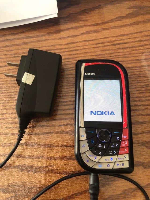 这部十六年前的诺基亚s60手机不对称设计太前卫了