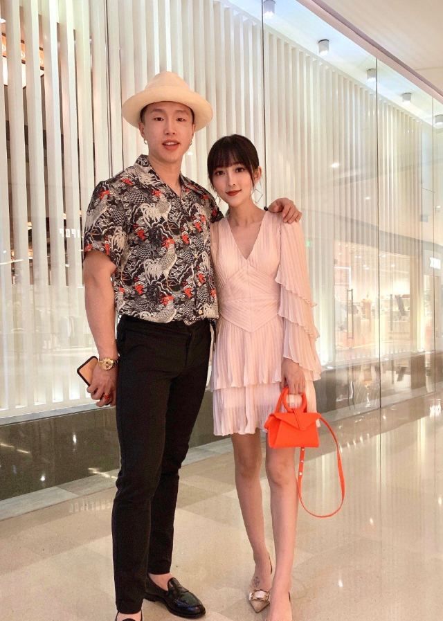 曾背叛师门现娶妻生子成人生赢家|郭柯彤|烧饼|郭德纲_新浪新闻