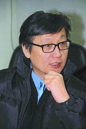 陈燕华的付出都获得了收获,丈夫如今事业有成,女儿貌美如花,也是哈佛