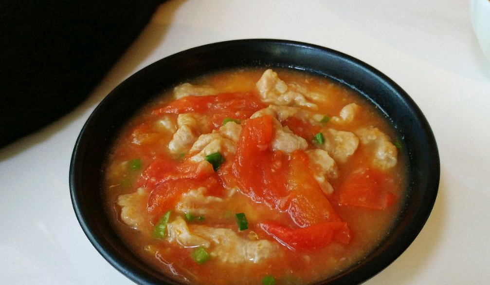 无油番茄滑肉汤:味道鲜美,营养健康