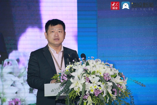 公司云与计算事业部副总裁,数据存储与机器视觉产品线总裁周跃峰致辞