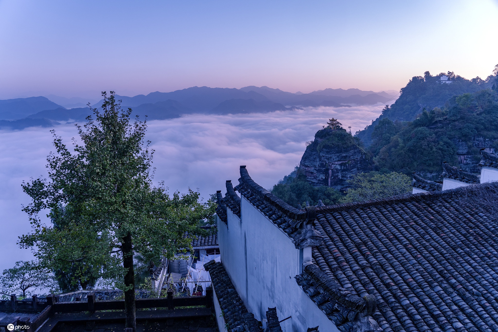 安徽齐云山现罕见壮美云海02仙气四溢