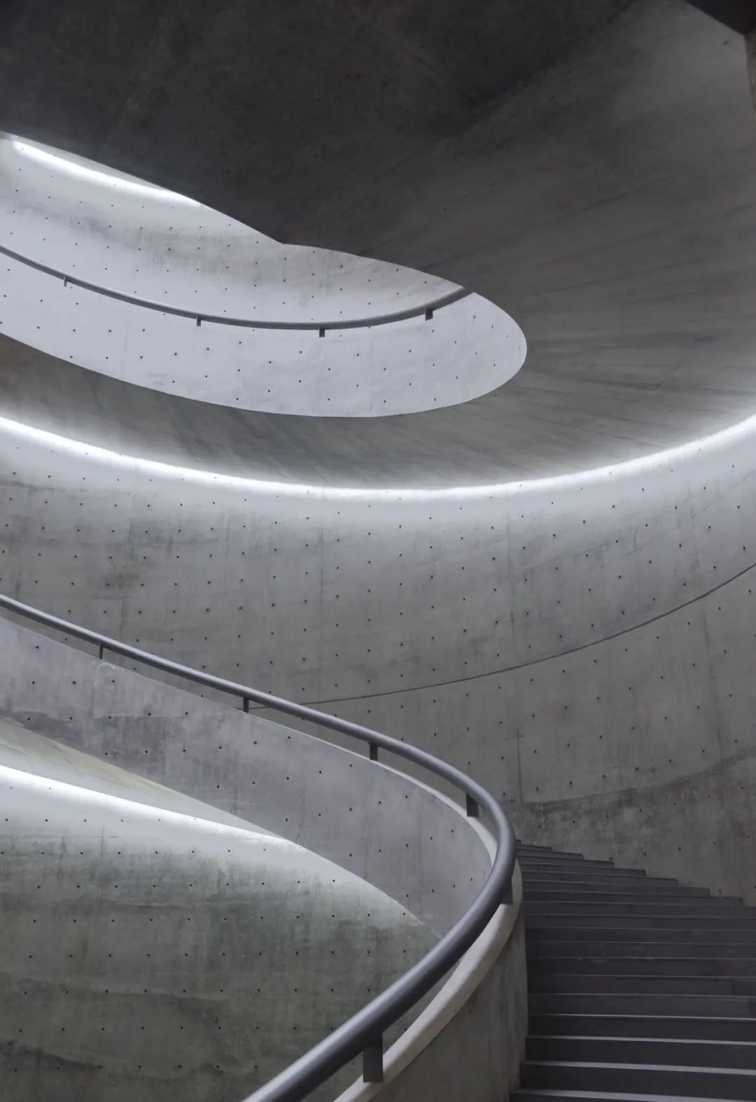 美!79岁安藤忠雄建成这座「世界唯一」的美术馆,就在广东