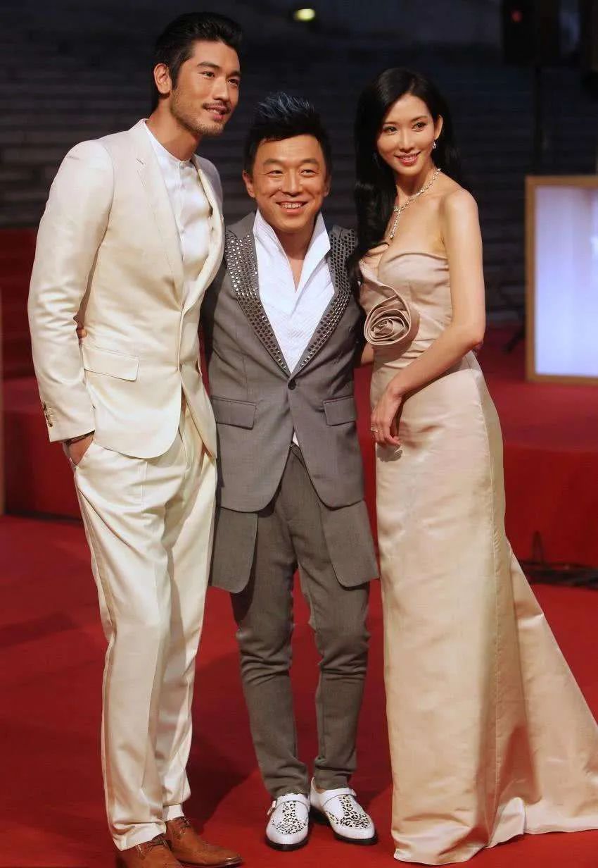 那中生里,刘烨,陈坤,邓超,黄晓明,胡歌这些,除了帅,身高一直被拿来