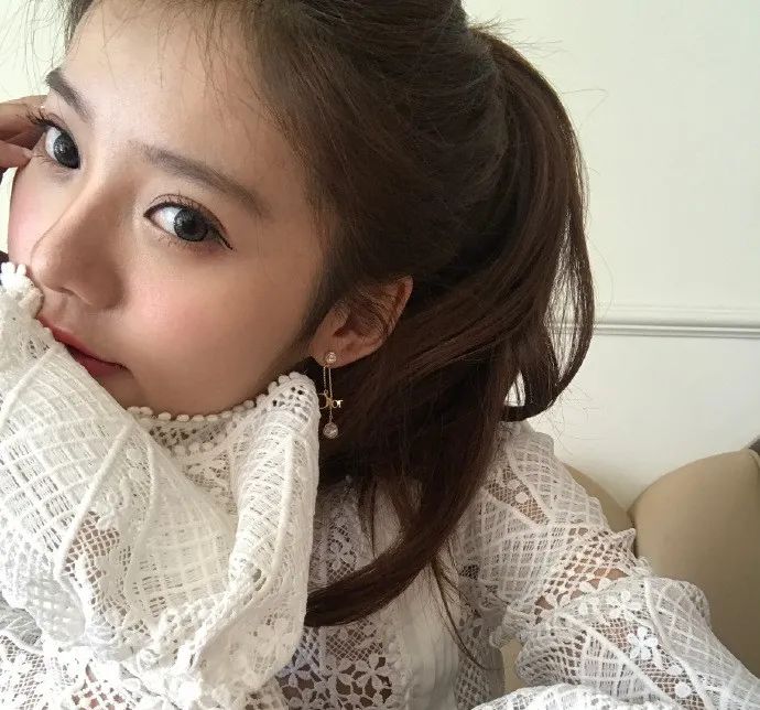 传闻这种听听就行了,夏夏的前任poka也发博表示是误会而已.