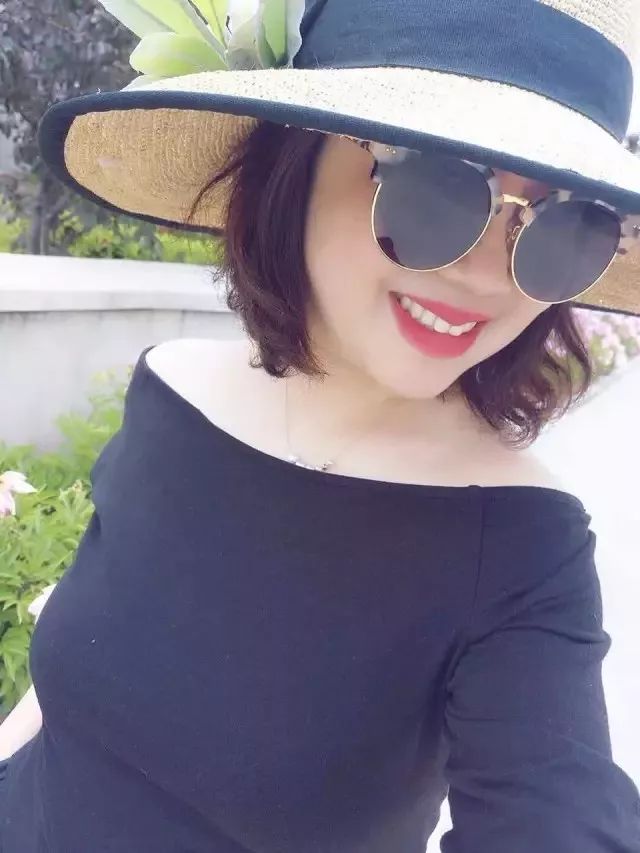 《心有千千结》节目主持人宏瑞荣获2017年度"全国十大温度声音"!