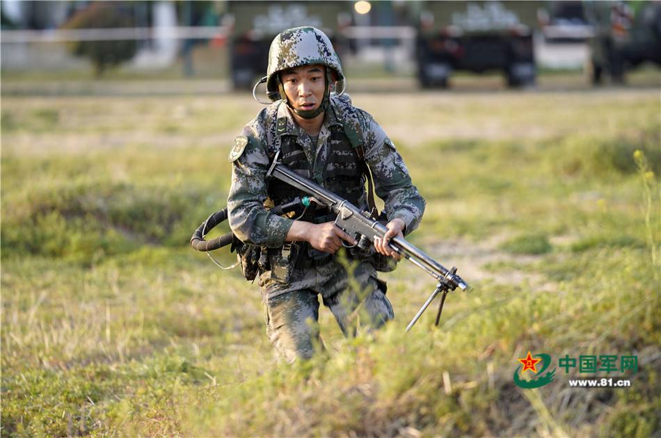 跃进抵达喷火区.付运豪 摄