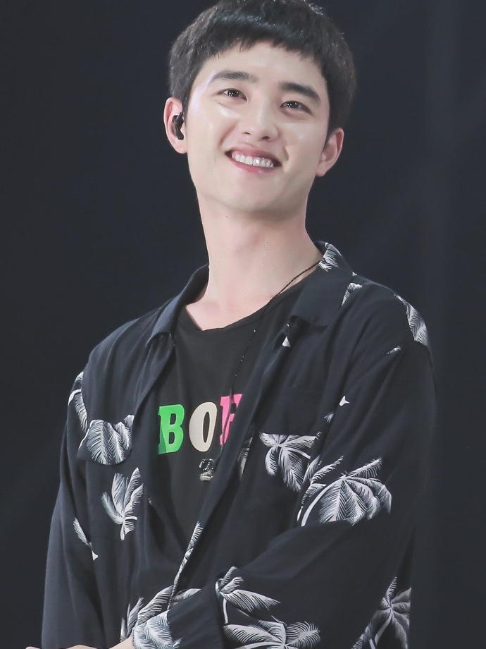 耿直男exo都暻秀搞笑事件,被人夸纯洁时,他直言"都是成年人"