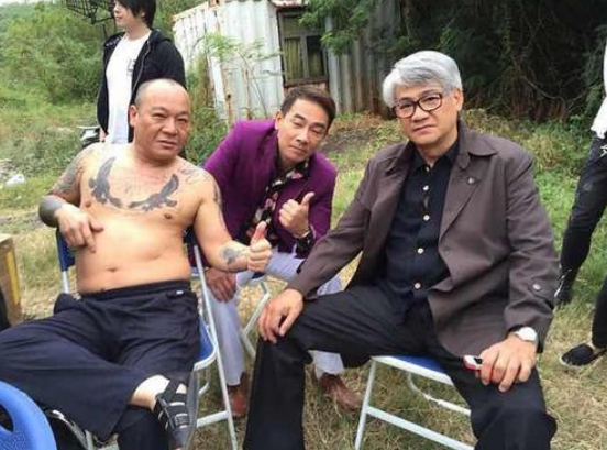 他是《古惑仔》的"灵魂",为家"退出江湖",一身纹身霸气十足|吴志雄