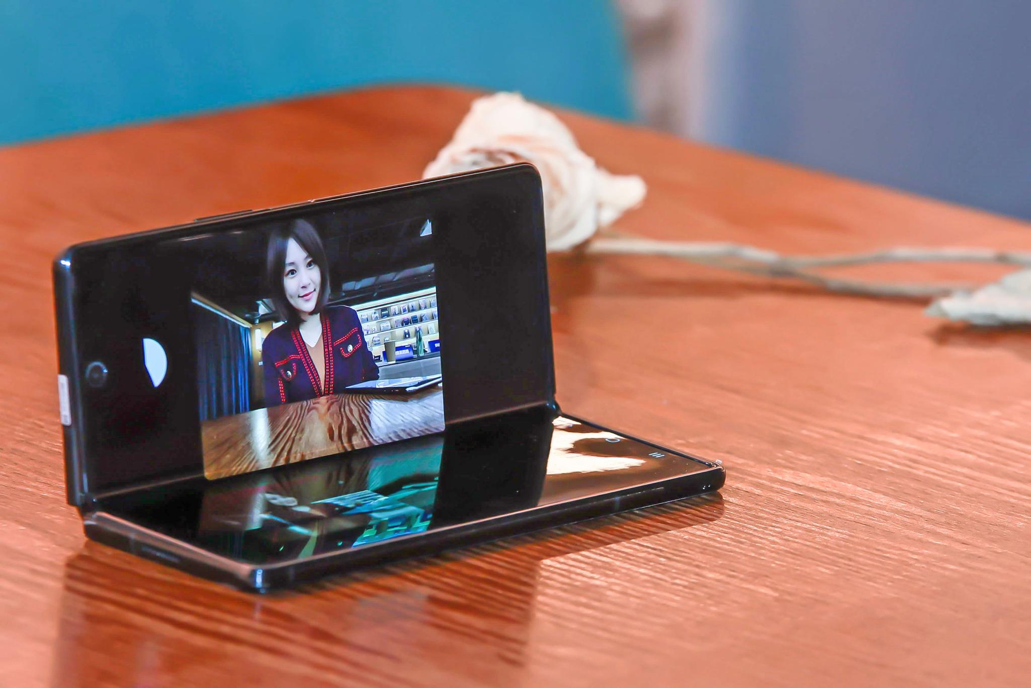 三星Galaxy Z Fold2 5G落地西安,带你感受独特的折叠体验