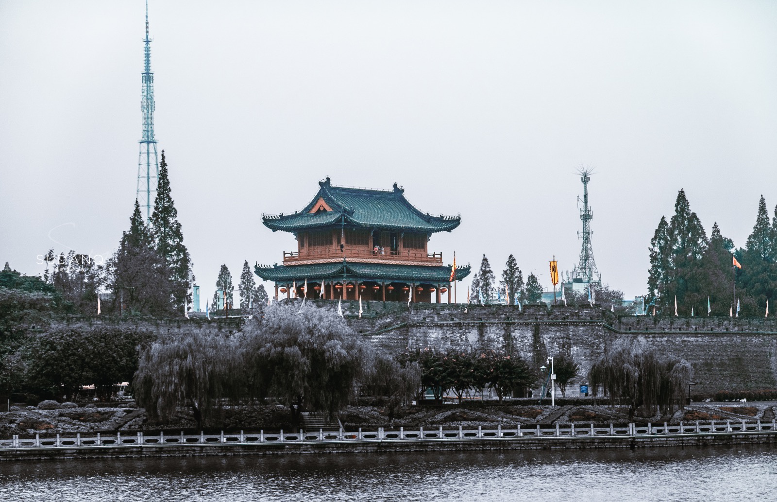 荆州古城墙:中国七大古城墙排名第二,有"江南完璧"之美誉 - 中国十大